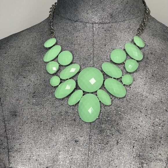 Statement Necklace mint Green Silver tone costume jewelry faceted faux stones - Picture 8 of 14